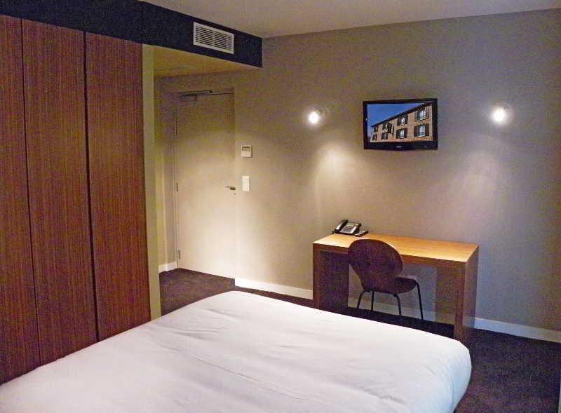 Hotel Les Terres Blanches Chatou Exteriör bild